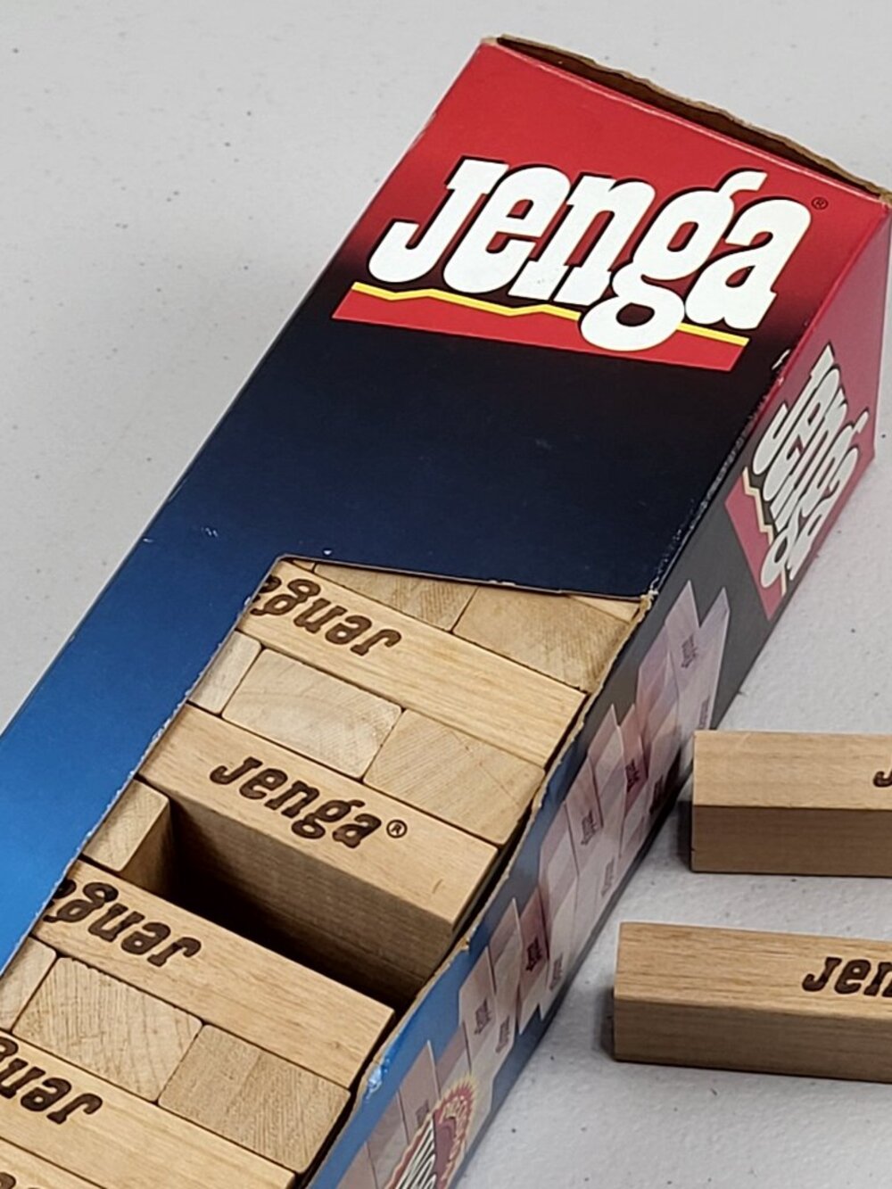 Vtg Jenga Game 1986 Milton Bradley Precision Crafted 54 pcs Hardwood Blocks USA - Picture 6 of 9